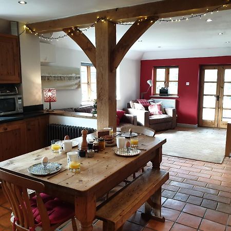 Delightful Cottage On The River Adur Close To Brighton & The Downs No Dogs Sorry Upper Beeding Buitenkant foto
