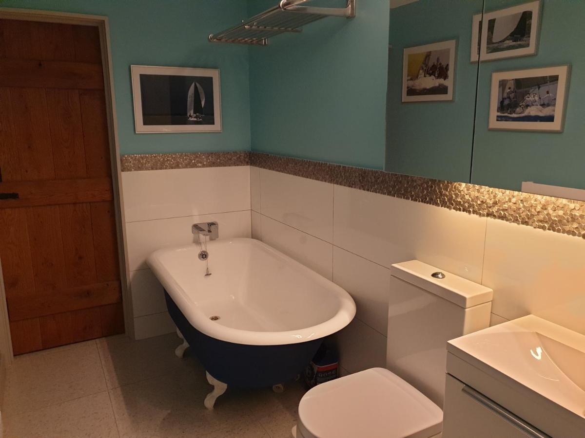 Delightful Cottage On The River Adur Close To Brighton & The Downs No Dogs Sorry Upper Beeding Buitenkant foto