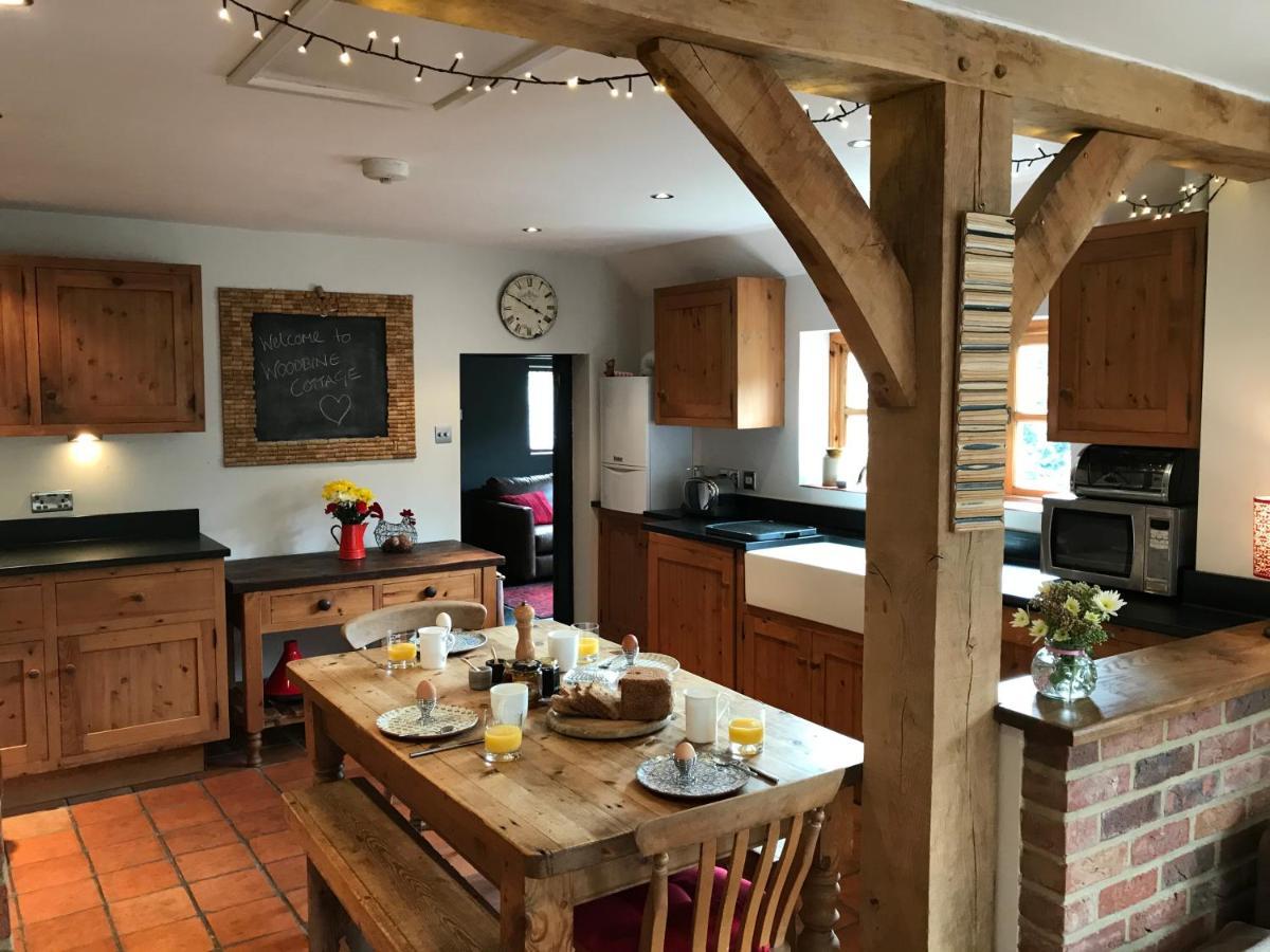 Delightful Cottage On The River Adur Close To Brighton & The Downs No Dogs Sorry Upper Beeding Buitenkant foto