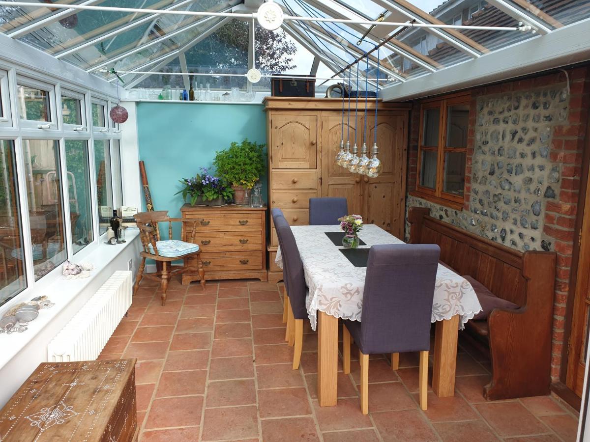 Delightful Cottage On The River Adur Close To Brighton & The Downs No Dogs Sorry Upper Beeding Buitenkant foto