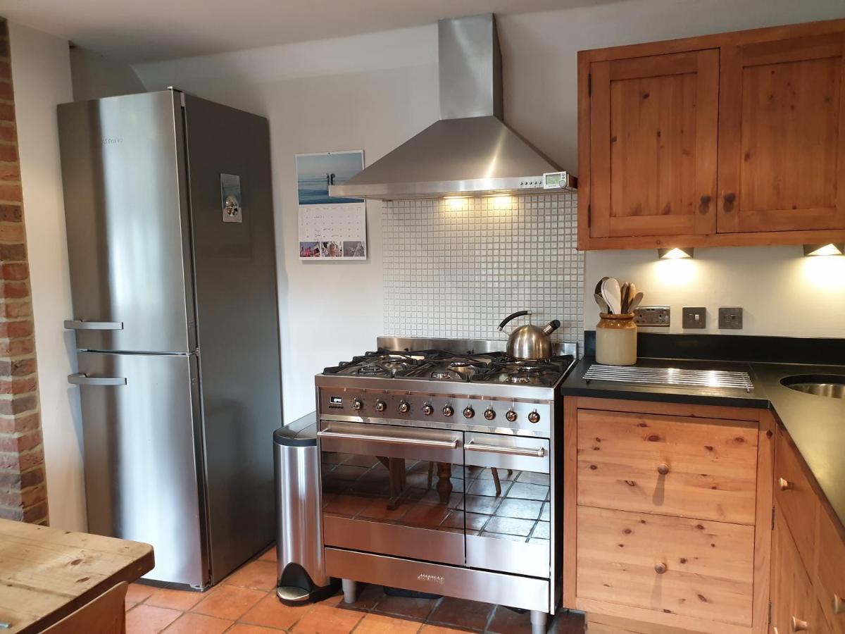 Delightful Cottage On The River Adur Close To Brighton & The Downs No Dogs Sorry Upper Beeding Buitenkant foto